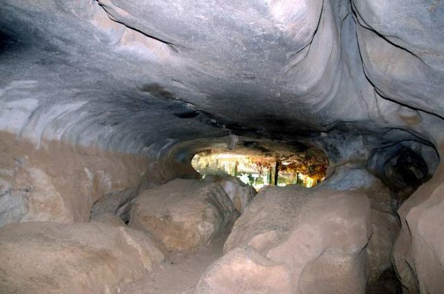 image 151-kampong-trach-cave-jpg