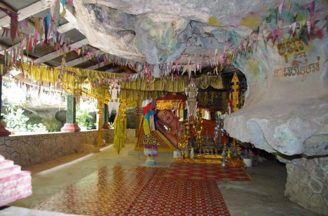 image 152-reclining-buddha-shrine-in-kampong-trach-cave-jpg