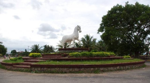 image 081-white-horse-monument-okrasa-village-kep-jpg