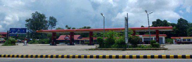 image 091-fuel-station-sihanoukville-jpg