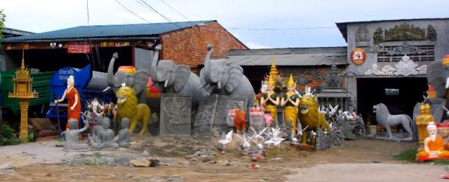 image 125-statues-factory-phnom-penh-jpg