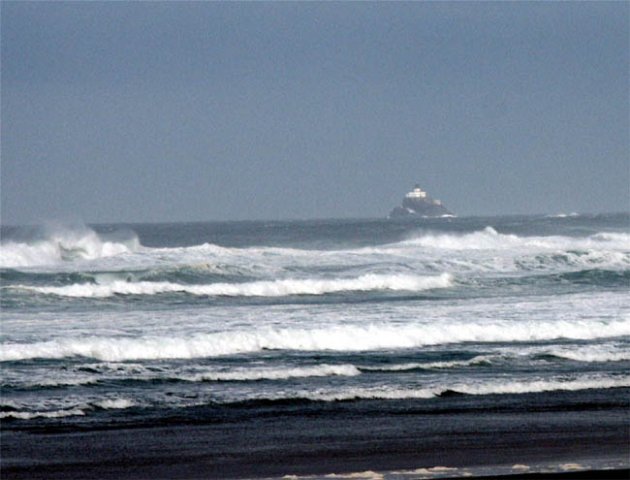 image 074-tillamook-rock-lighthouse-from-cannon-beach-jpg