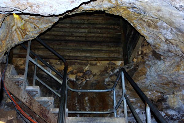 image 02-entrance-alexandra-cave-jpg