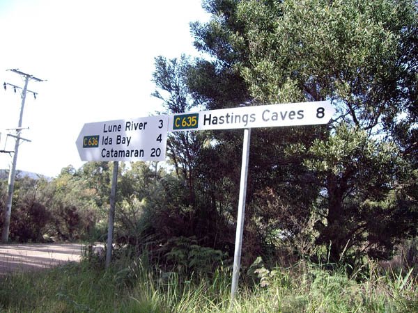 image 01-sign-to-hastings-cave-newdegate-jpg