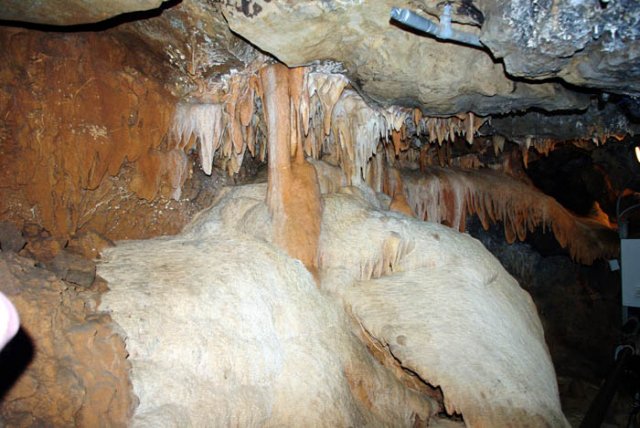 image 05-stalactites-mini-column-and-flowstone-formations-jpg