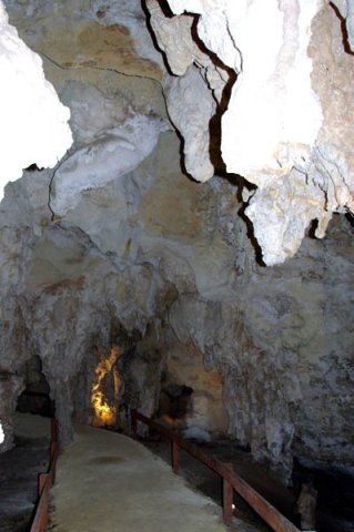 image 18-limestone-formations-in-the-first-chamber-jpg