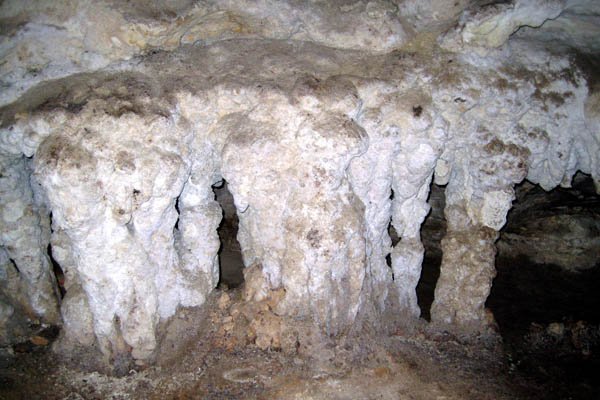 image 27-limestone-formations-inside-dome-chamber-jpg