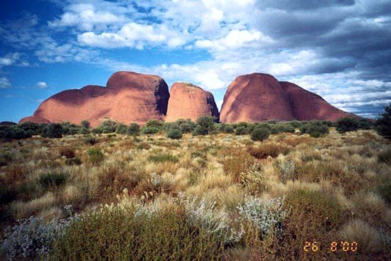 image 017-nt-section-of-the-olgas-approximately-50-kms-west-of-ayers-rock-jpg
