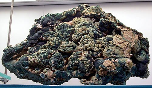 image cerussite-with-pyromorphite-and-malachite-jpg
