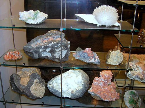 image minerals-specimens-jpg