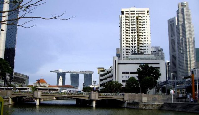 image 069-boat-shaped-skypark-perched-atop-3-towers-of-marina-bay-sands-development-view-from-boat-quay-jpg