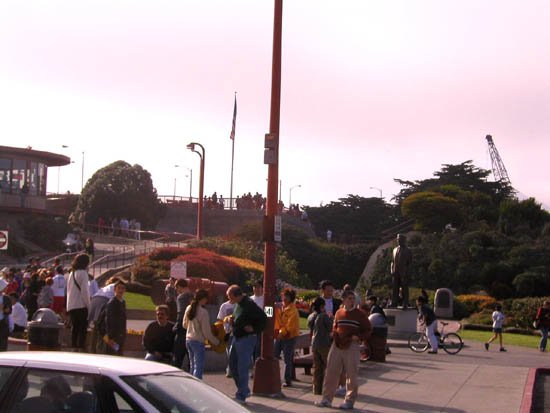 image 036-ggb-cafe-and-visitor-info-center-near-the-toll-plaza-jpg