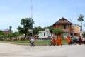 008-Buddhist-monks-at-the-2000-monument