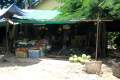 032-Roadside-fruit-stall