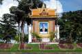 080-King-Norodom-Sihamoni-Welcome-monument-Port-Beach-Sihanoukvile