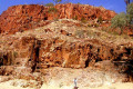 038-Ormiston-Gorge-tourist